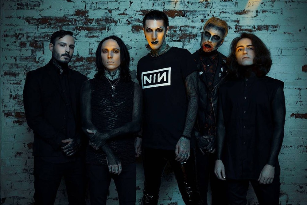 Motionless in White Creatures x to The Grave